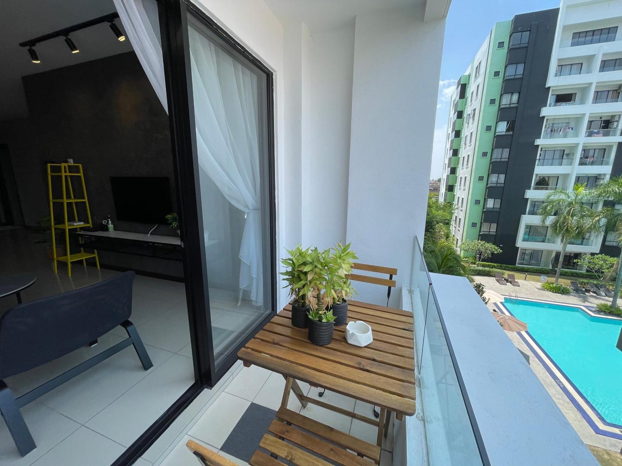 Waterpark Manhattan Premium By Iwh Apartment *